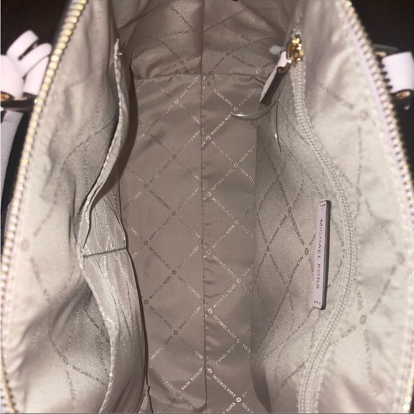 Michael Kors Satchel Crossbody Medium Soft Pink Like New! - Picture 8 of 16